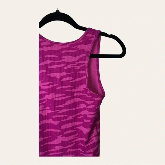0027W. UNDER ARMOR TANK TOP PINK CAMO IN COLOR SIZE SMALL‎ - Picture 9 of 11